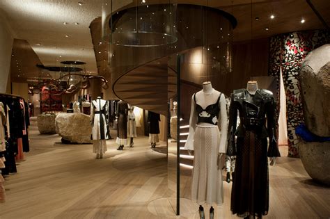 ALEXANDER MCQUEEN stores in Barcelona .